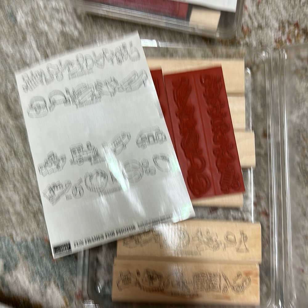 New and like new stamps and supplies - Picture 10 of 10